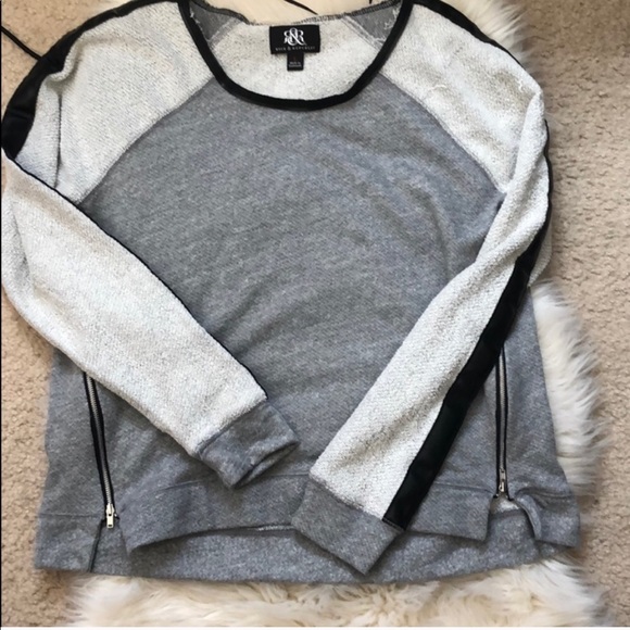 Distressed sweater - Picture 5 of 5